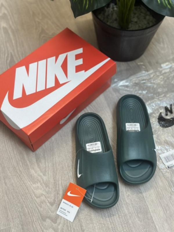 119 Nike React X Rejuven8 Green Flipflop