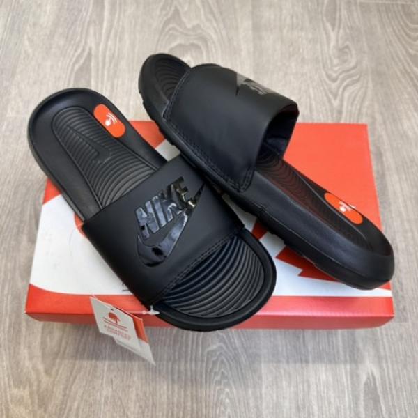 140 Nike Victori One All Black Flipflop