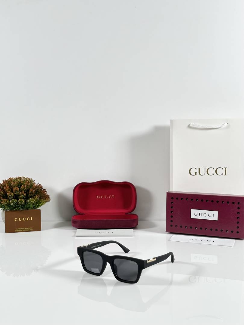 Gucci 1862 Black