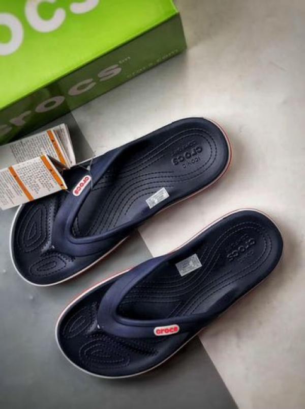 162 Crocs Bayaband Navy Premium Thong Flipflop