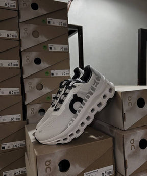 On Running Cloud Monster 1 All White