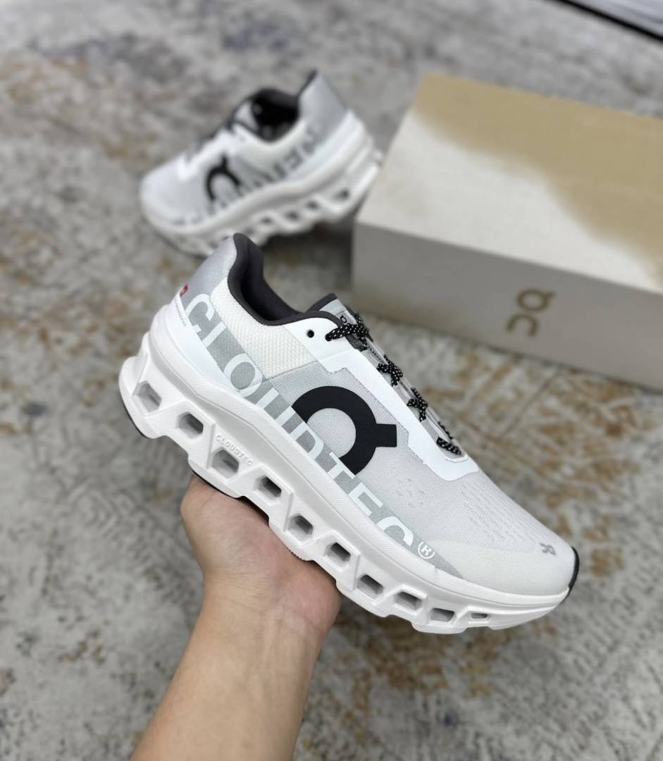 On Running Cloud Monster 1 All White