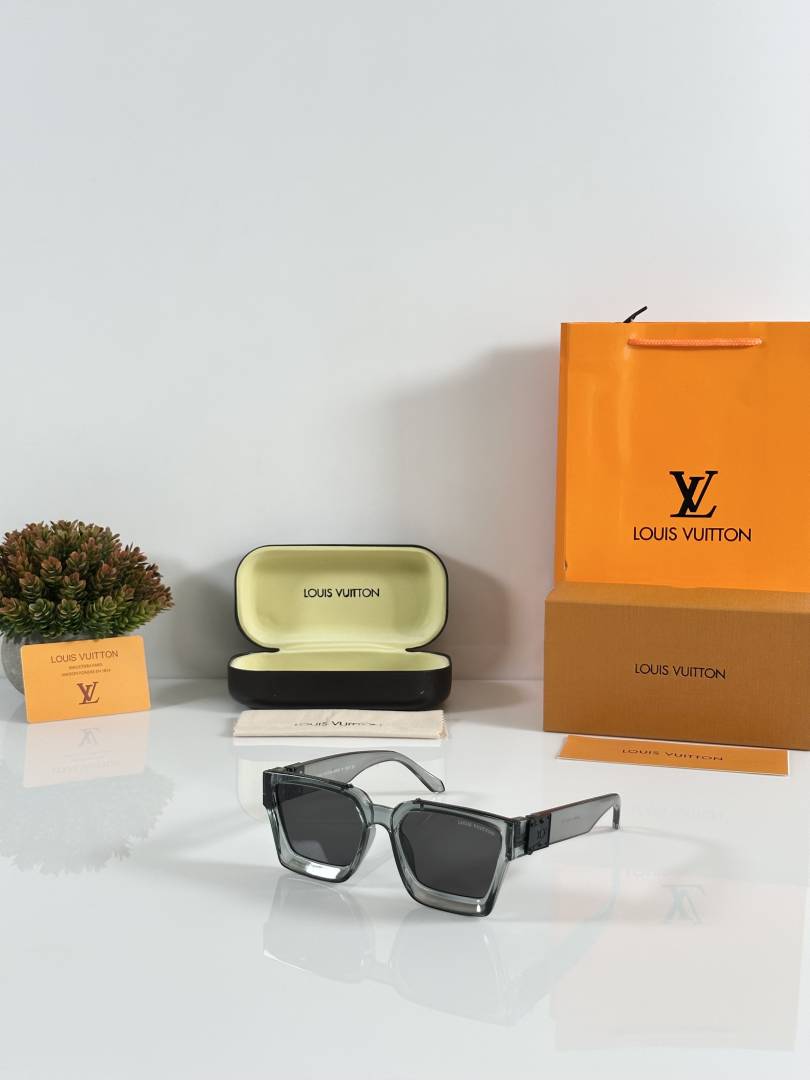 Louis Vuitton 96006 Grey