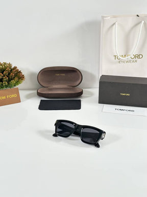Tomford 184 Black