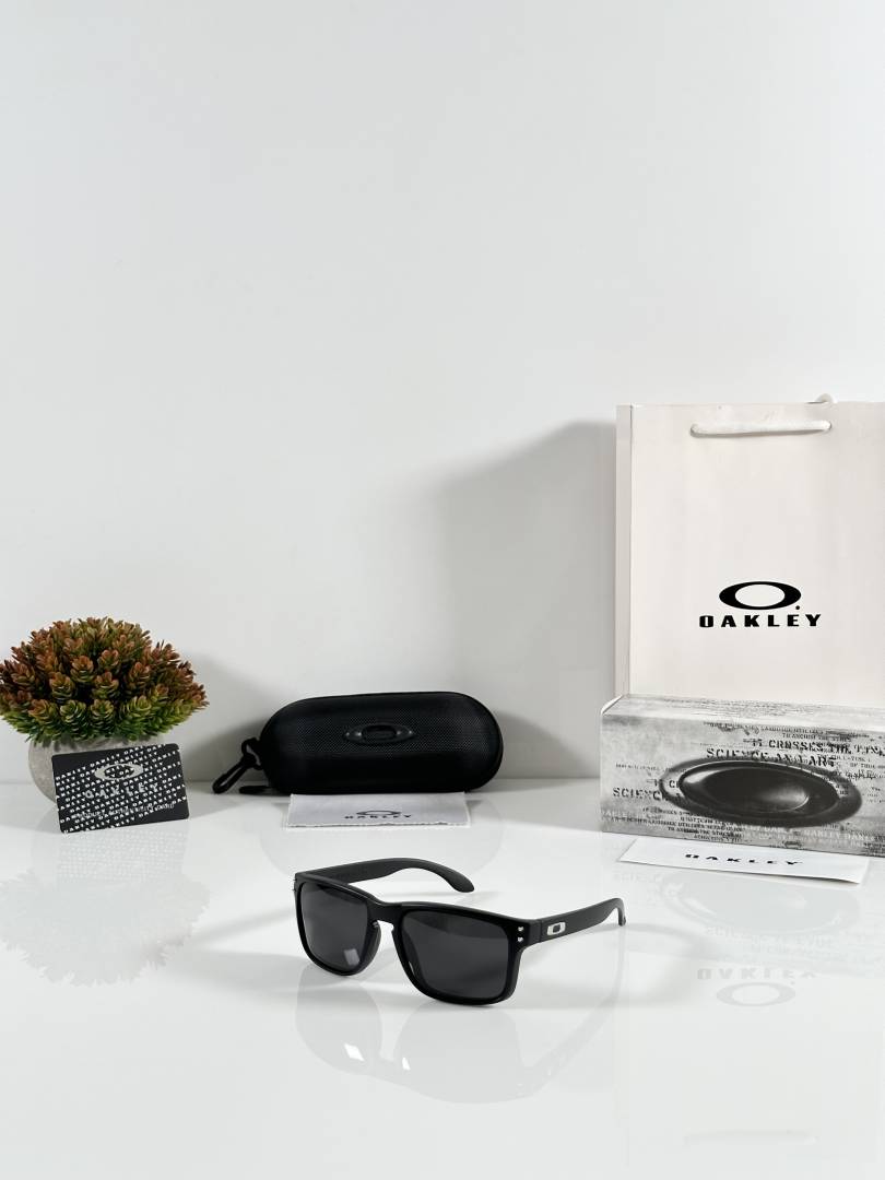 Oakley 9102 Black