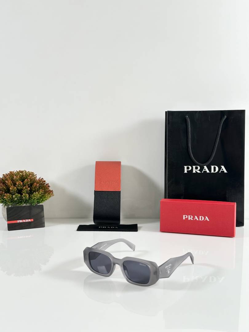 Prada 8679 Grey Black