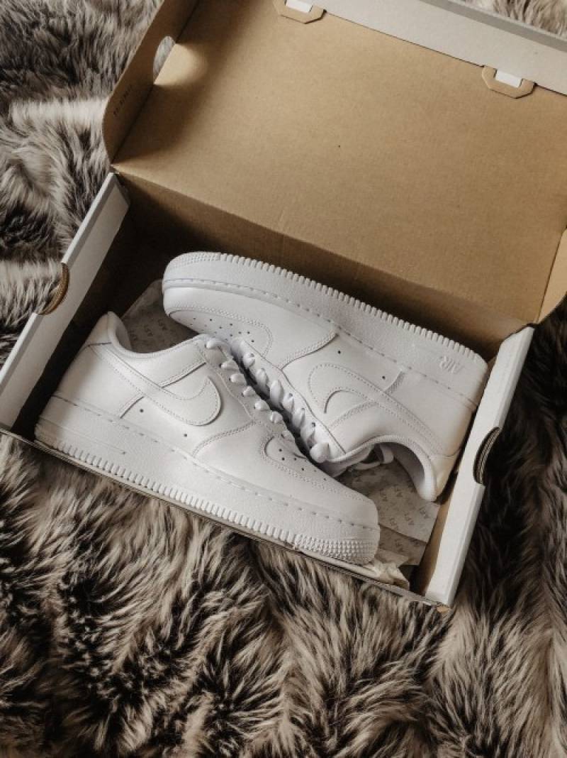 Airforcee 1 low short white leather with accessories