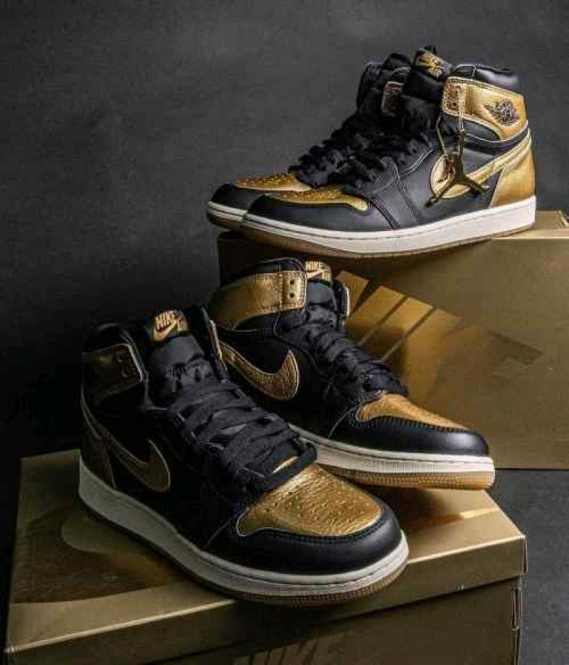 Air Jordan 1 Retro High OG Black And Gold