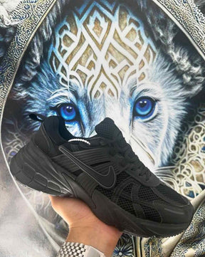 nikeee V2K Triple black