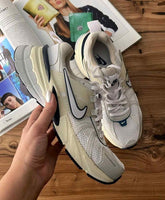 nikee V2K RUN SUMMIT WHITENAVYMETALLIC