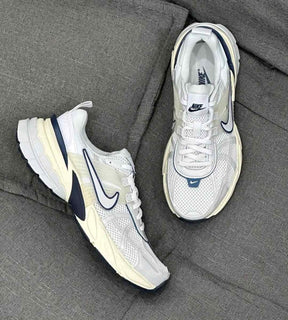 nikee V2K RUN SUMMIT WHITENAVYMETALLIC
