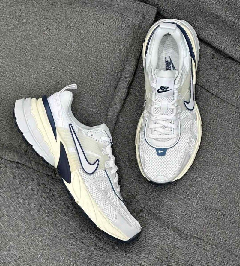 nikee V2K RUN SUMMIT WHITENAVYMETALLIC