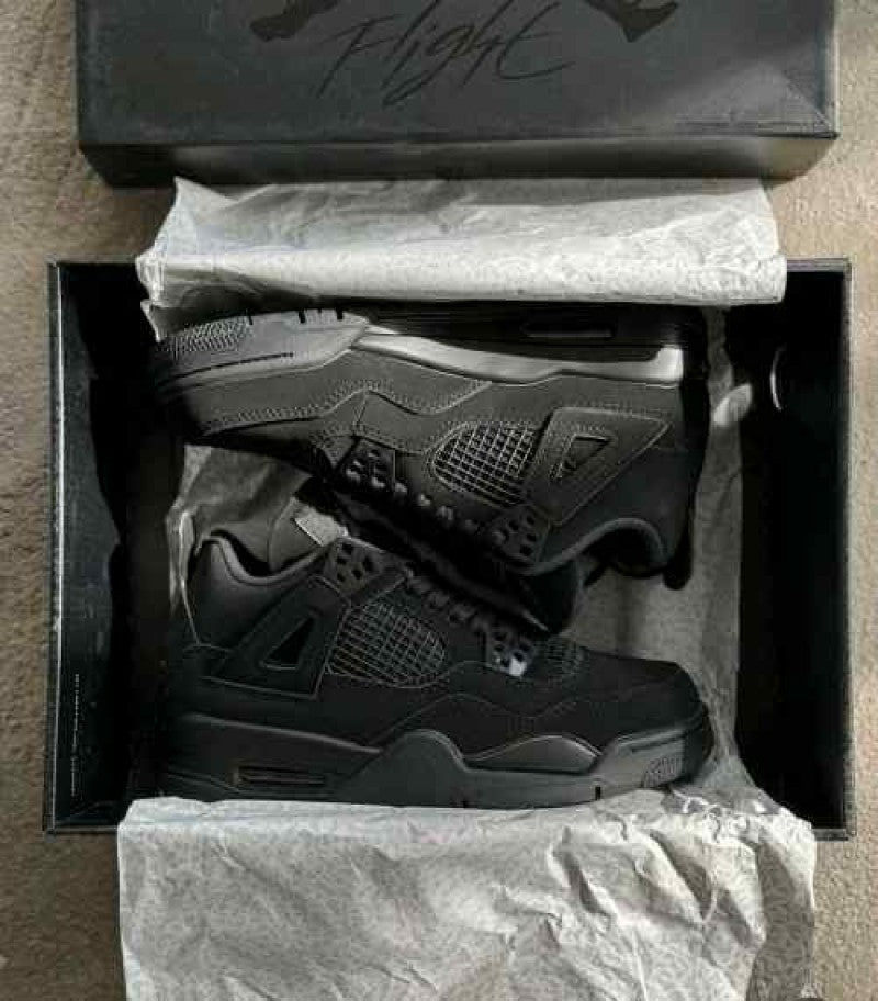 Nike e Air Jordan Retro 4 Black Cat Semi UA 127