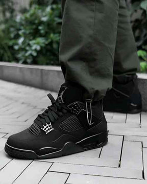 Nike e Air Jordan Retro 4 Black Cat Semi UA 127