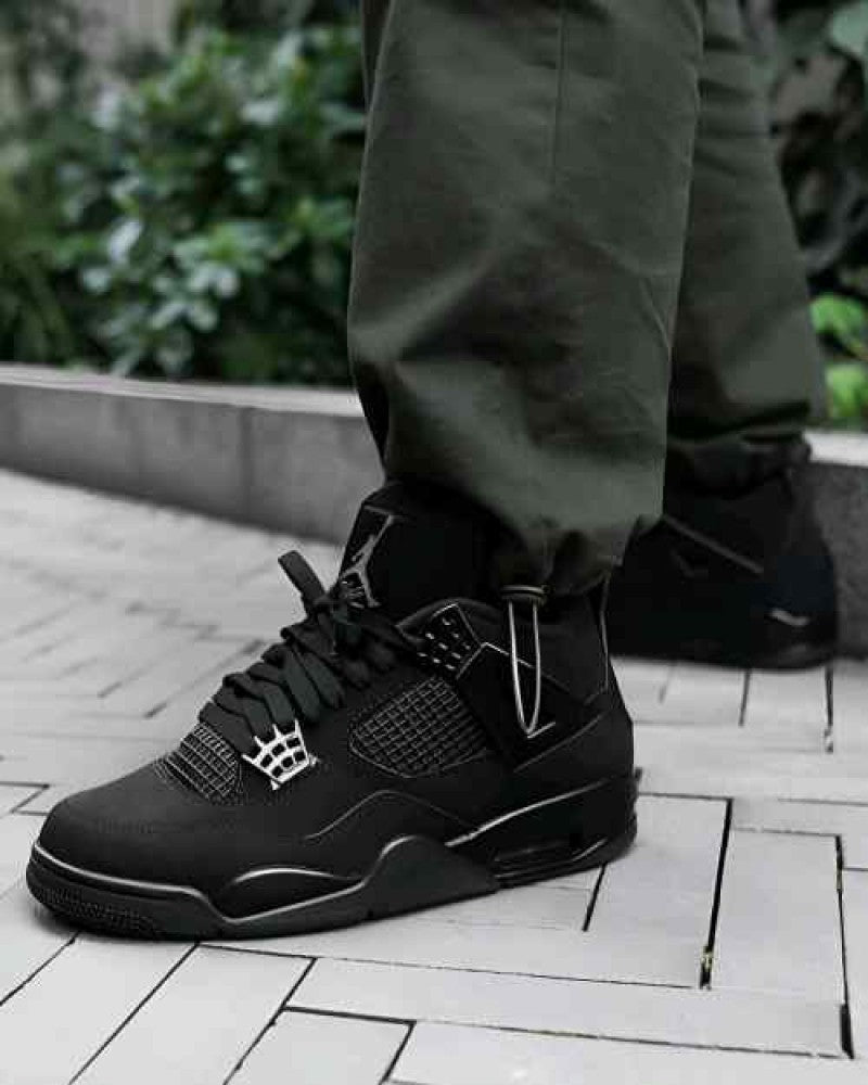 Nike e Air Jordan Retro 4 Black Cat Semi UA 127