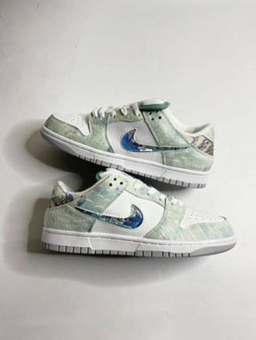 Nik e SB Dunk Low Year Of The Dragon Steam Puppet
