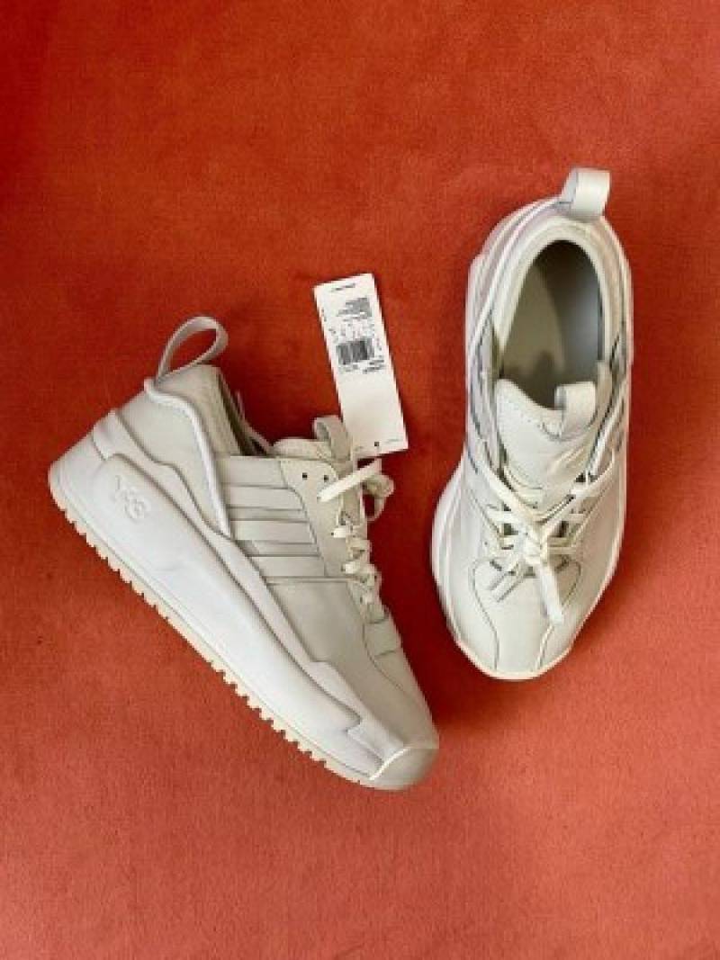 Adidaass y 3 rivalry