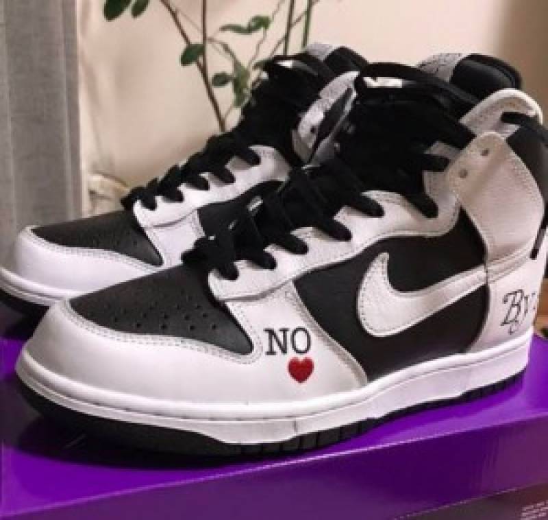 Nike Supreme x sb dunk by anymeans