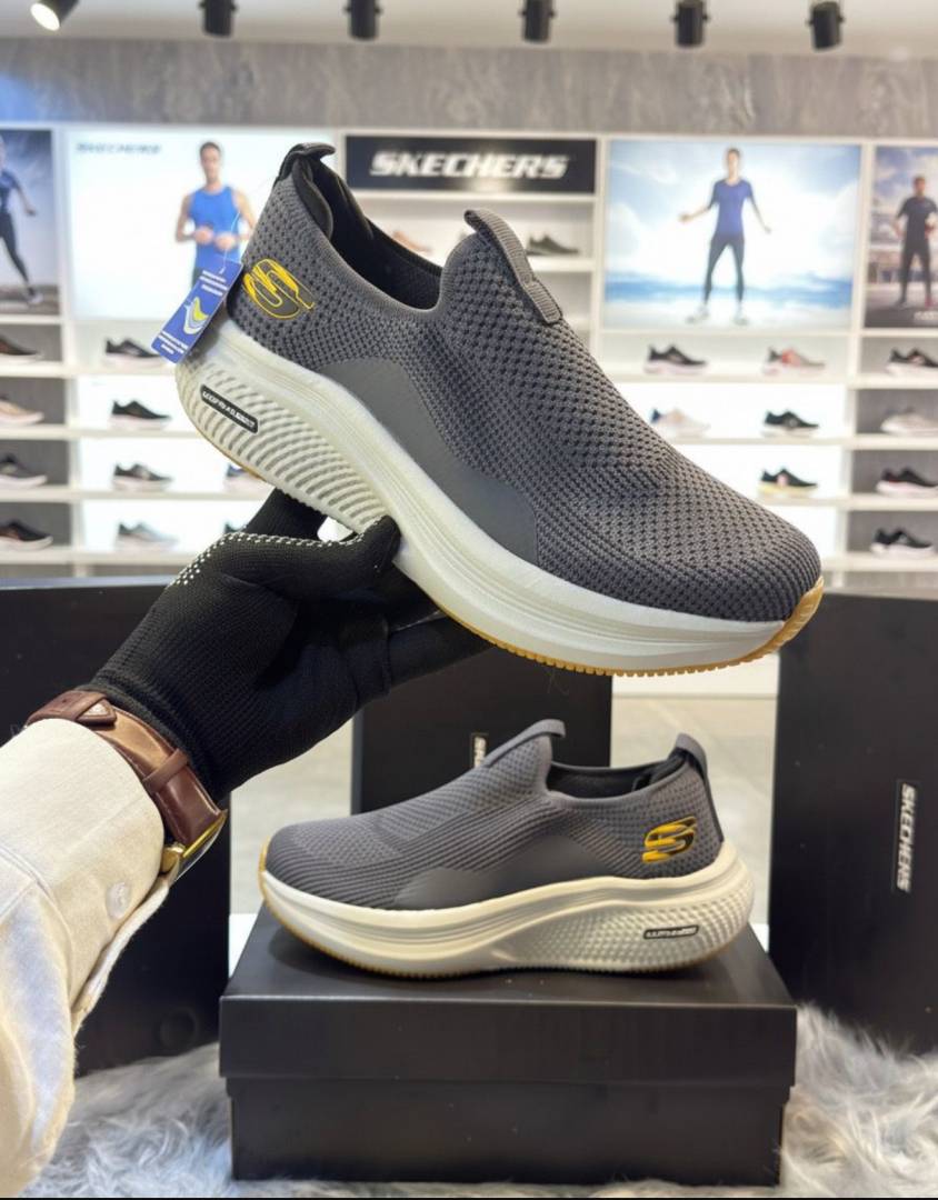 SKECHERS SLIP INS MAX CUSHIONING SUSPENSION grey