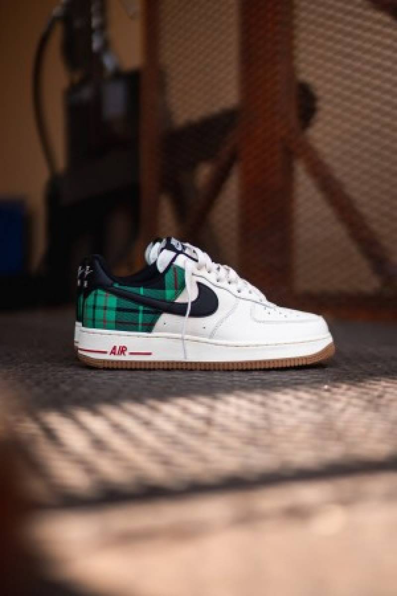 NIKE AirFORCE 1 07 LX PALE IVORY PLAID