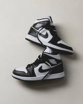 Nik e Jordan 1 High Panda Semi UA
