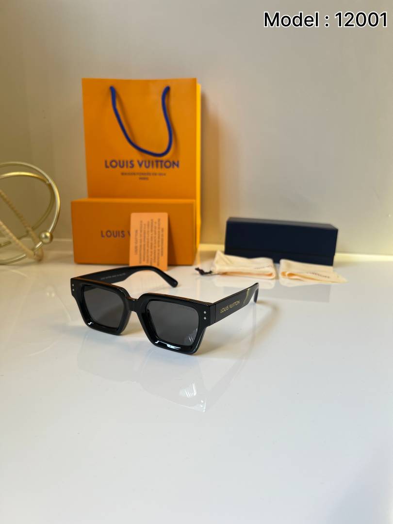 Louis vuittion 12001 glossy black