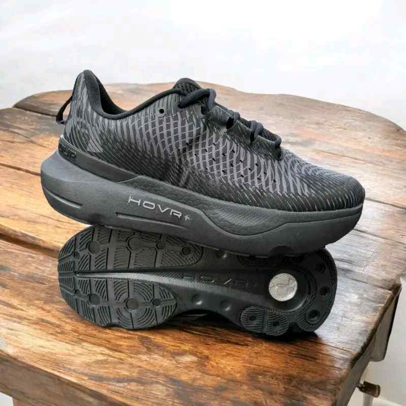 under armourr Infinite Pro Black