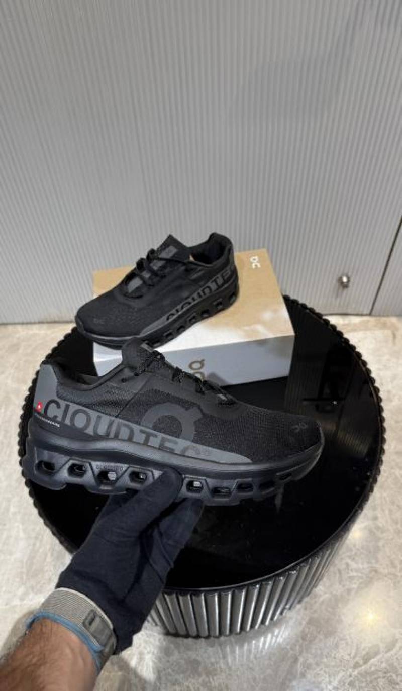 On Running Cloudmonster All Black