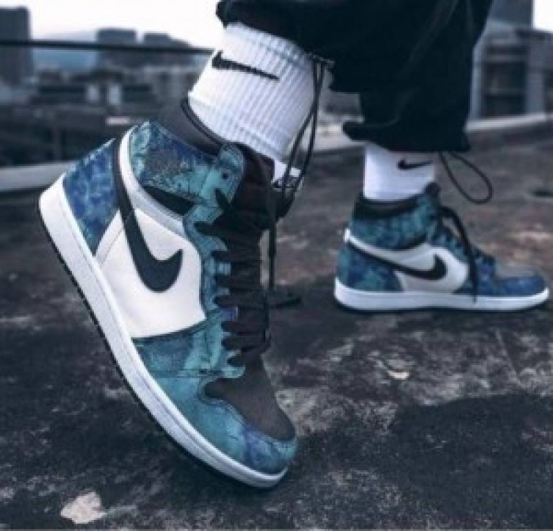 Nike Air Jordan Retro 1 High Tie Die
