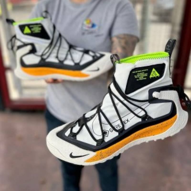 Nike acg Air terra antarktik yellow