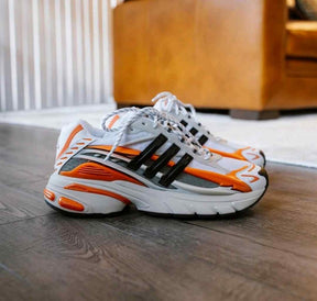 Pharrell Williams x adidasss Jellyfish Blanc orange