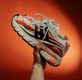 Pharrell Williams x adidasss Jellyfish Blanc orange