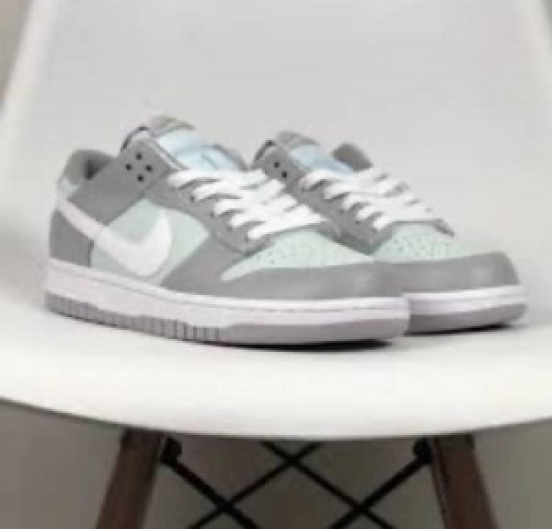 Nike SB Dunk Low GS Two Toned Grey Pure Platinum White