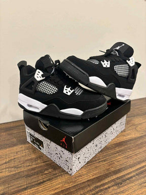 Nikee Jordan Retro 4 White Thunder 242
