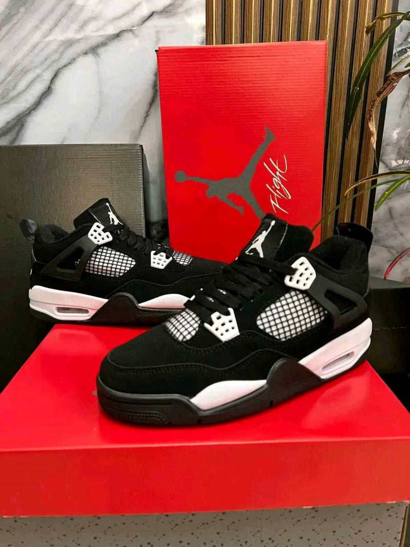 Nikee Jordan Retro 4 White Thunder 242