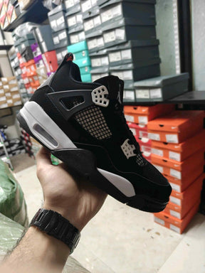 Nikee Jordan Retro 4 White Thunder 242