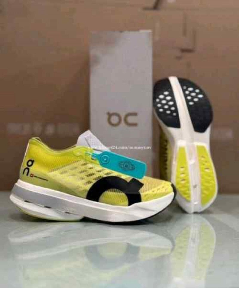 On CloudBoom Strike Limelight 251