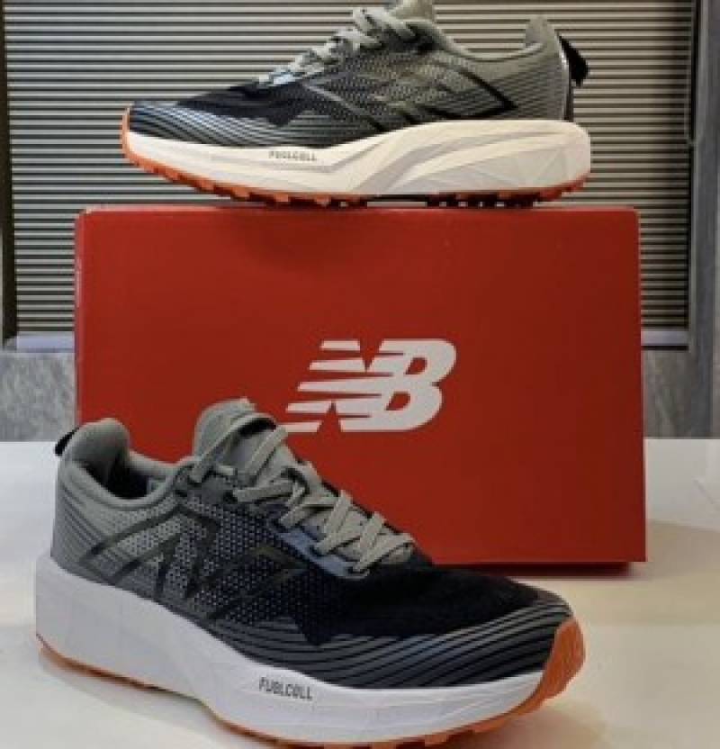 NewBalance FuelCell Venym