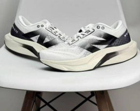 NEWBALANCE FUELL CELL ELITE V4 WHITE black