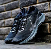 Nikee React Pegasus Trail 5 GTX Trainer Black White 210