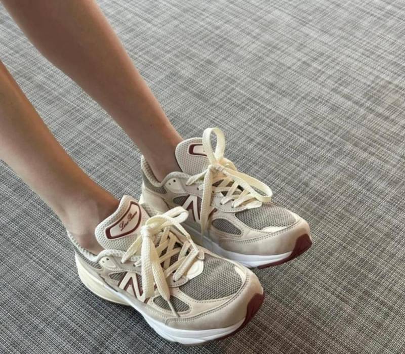 Lora Piana x New Balanc.e 990 v6 Beige