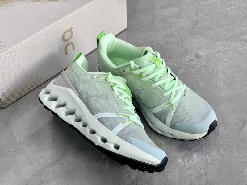 On Cloud Surfer Trail Waterproof green