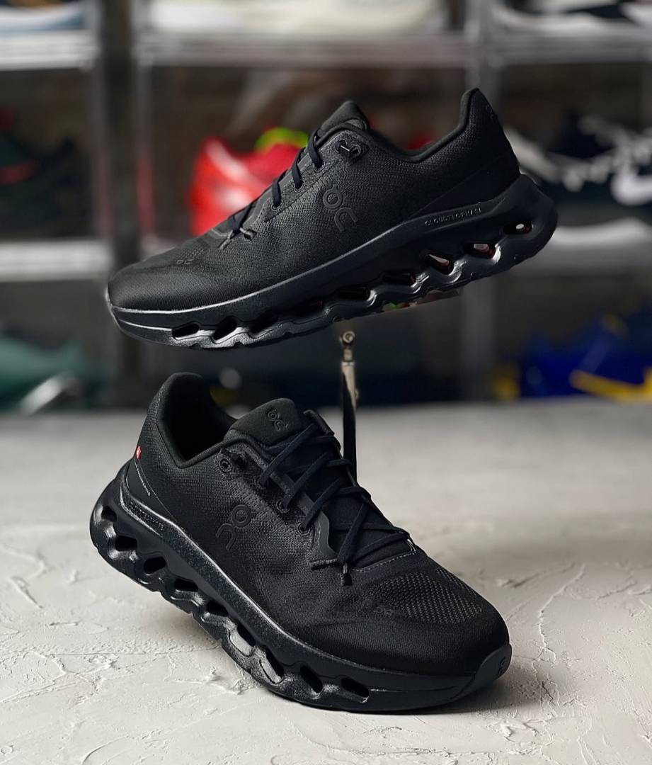 On Cloud Tilt All Black