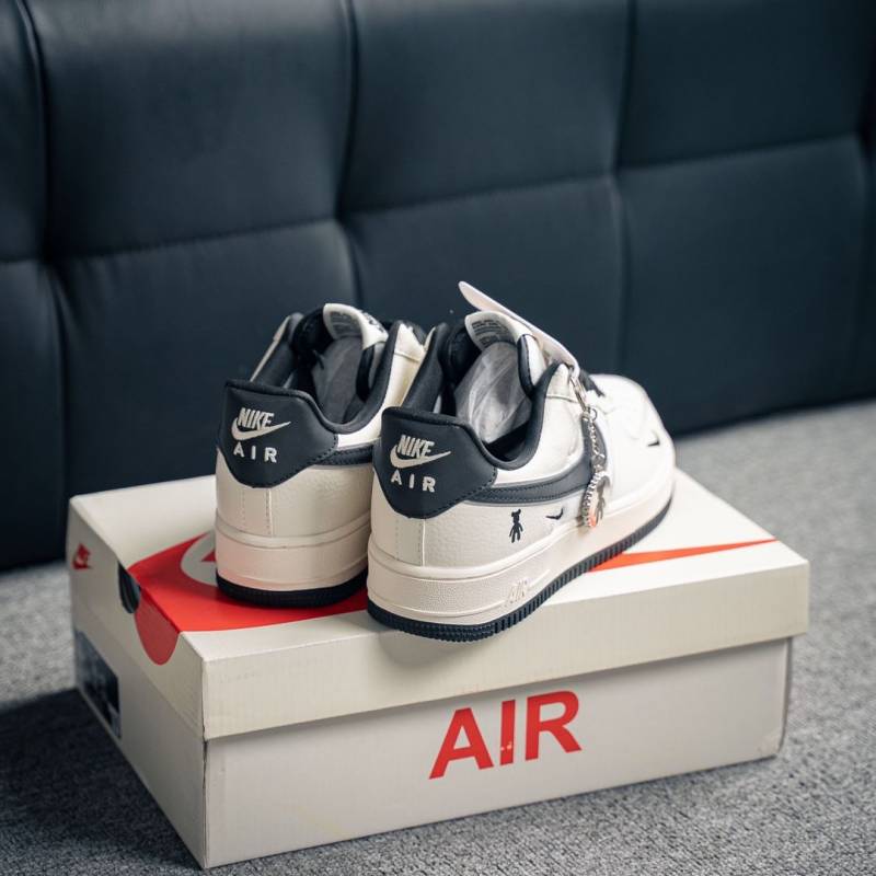 Nik.e Air Force 1 07 Violent Bear Joint Linen Being Black
