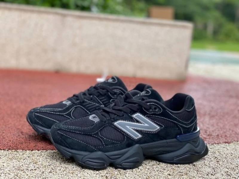New Balance 9060 Triple Black Seude