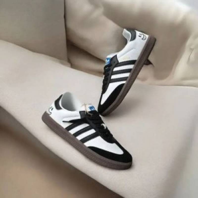Adidas samba panda