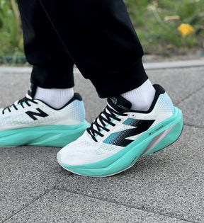 NEW BALANCE FUELCELL SUPERCOMP TRAINER V3  CYBER JADE