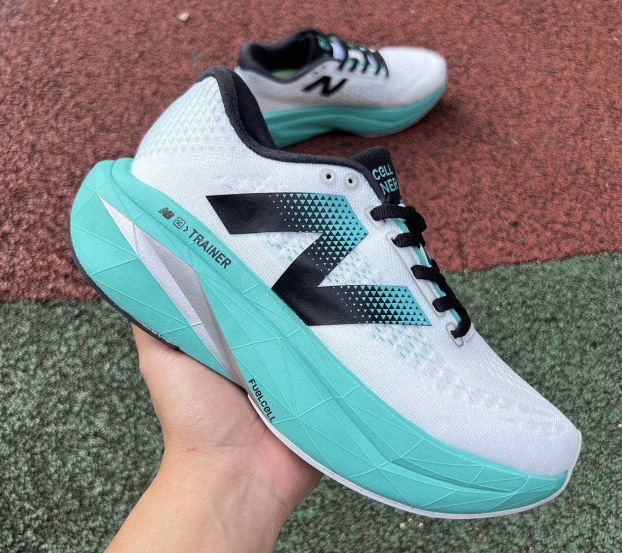 NEW BALANCE FUELCELL SUPERCOMP TRAINER V3  CYBER JADE