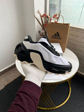 Adida ss wonder runner white black