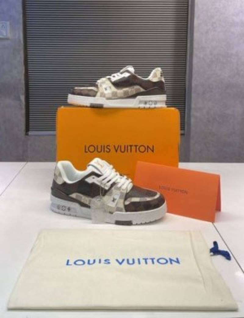 Louis Vuitton damier brown 54